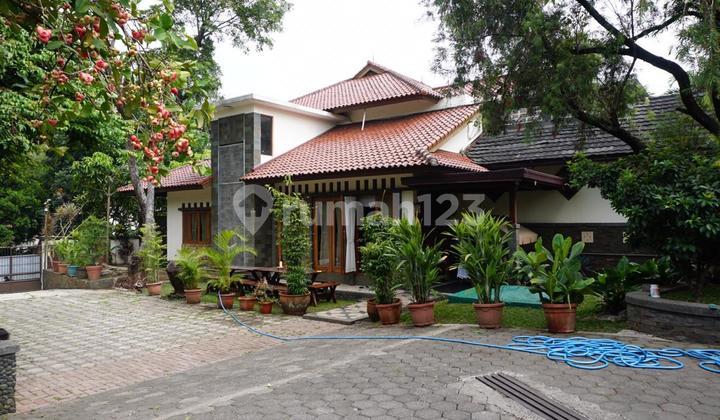 Dijual Rumah Luas & Asri Lokasi Sarijadi 1