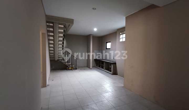 Disewakan Rumah Sayap Karapitan Cocok untuk Kantor & Usaha 2