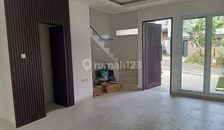 Dijual cepat rumah diCiwaruga bangunan 2 lantai 1