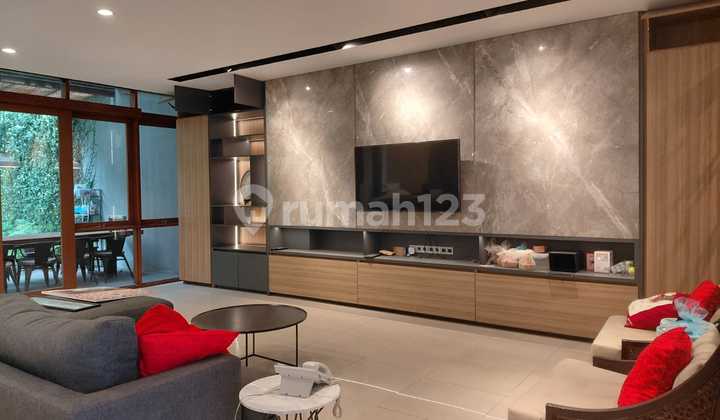 Dijual Cepat Rumah Mewah Setraduta Furnished Siap Huni