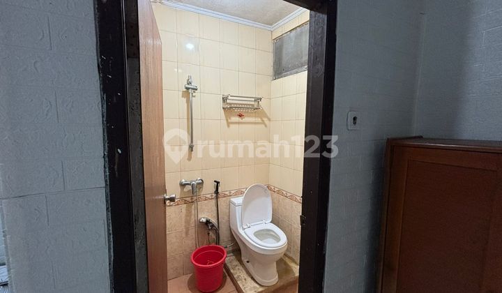 Active Boarding House for Sale in Cibogo, Close to Campus 2