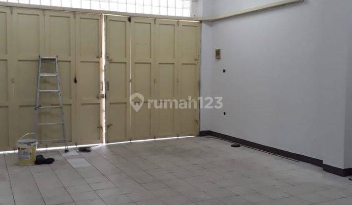 Disewakan Ruko Area Pasteur Bangunan 3 Lantai 2