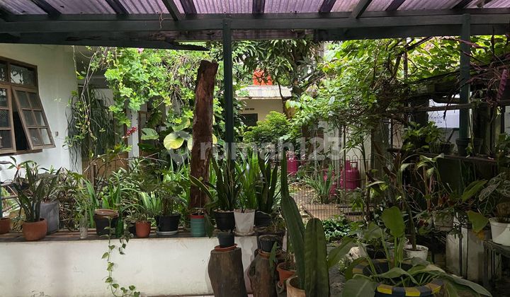 For Sale Heritage House Type A in Tamansari, Suitable for Business 2