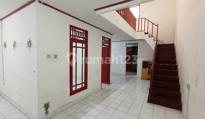 For Rent: Mainroad House, Sayap Sarijadi, Strategic Location