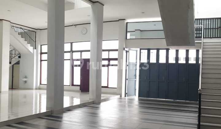 Disewakan/Dijual Rumah Luas Dimekarwangi Cocok untuk Kantor 2