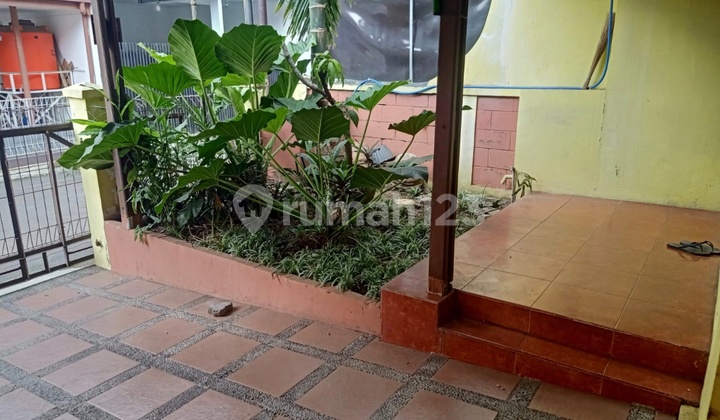 Dijual Rumah Area Sarijadi Lokasi Strategis 2