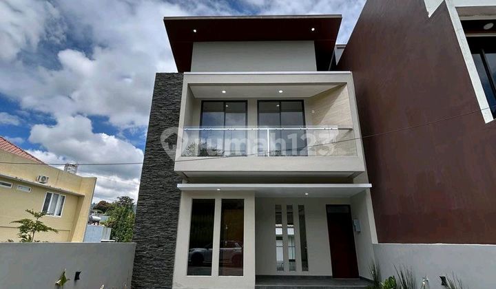 Dijual Rumah Area Dago Bangunan Modern One Gate System