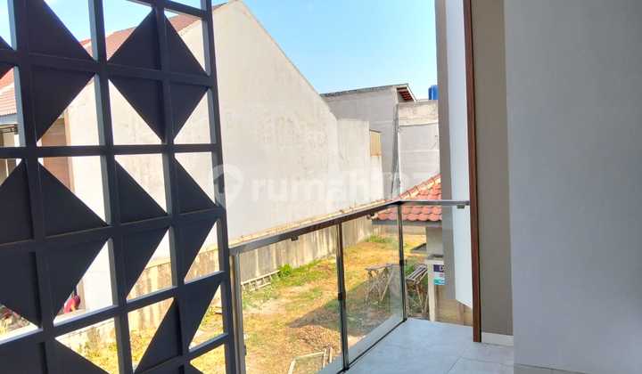 Dijual Rumah Baru Singgasana Pradana Siap Huni Dalam Komplek 2