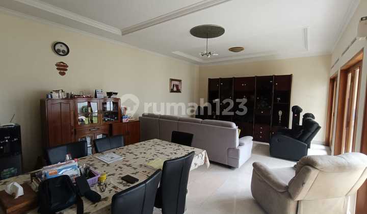 Dijual Rumah Terawat Disetra Indah Semi Furnished 2