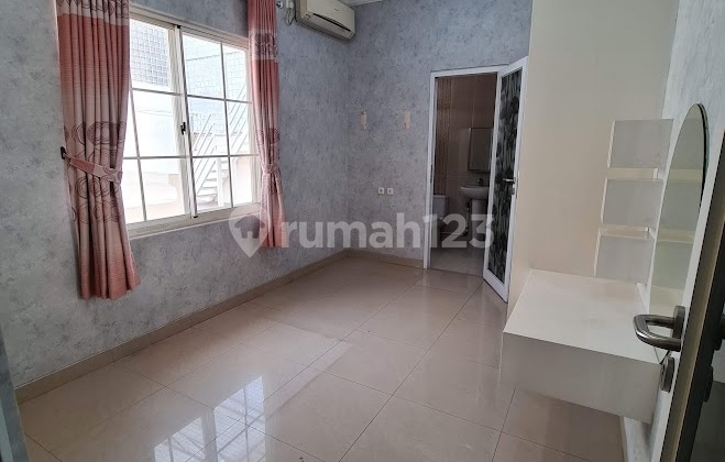 Rumah di PIK Ukuran 8 x 17 Semi Furnished 2