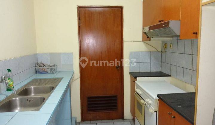 Apartmen Red Top Ukuran 120 M2 Furnished 2