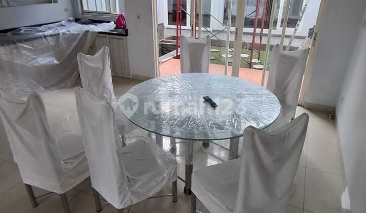 Rumah di Pik Ukuran 10 X 25 Semi Furnished Siap Huni