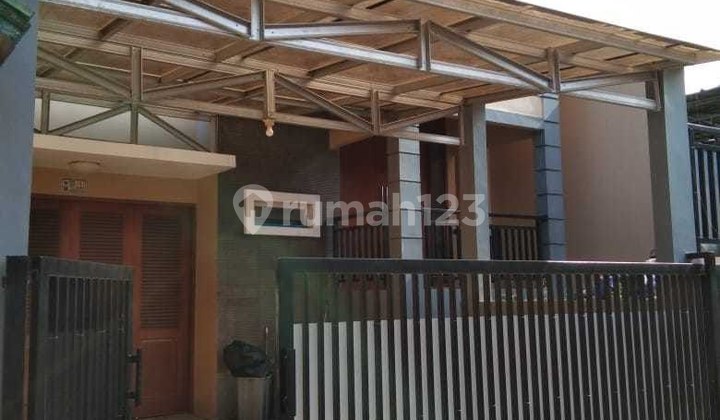 Rumah Kokoh Terawat Dekat Mall Bintaro Plaza