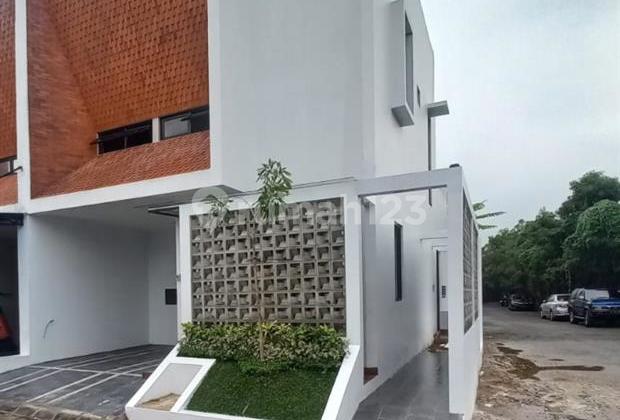 Aesthetic New House in a Cluster Near Becakayu Toll Road, Jatiwaringin 2