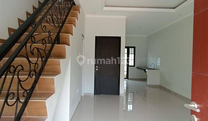 Rumah 2 Lantai Baru Unfurnished SHM di Kodau, Bekasi 2