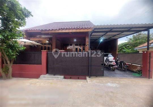 Rumah Bagus Unfurnished SHM di Kodau, Bekasi 1