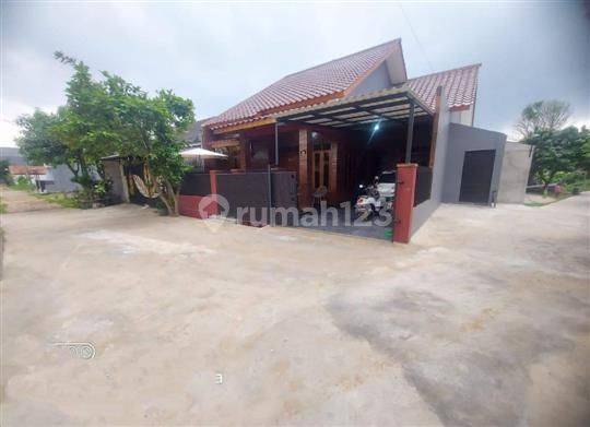 Rumah Bagus Unfurnished SHM di Kodau, Bekasi 2