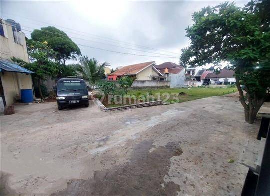 Rumah Bagus Unfurnished SHM di Kodau, Bekasi 3