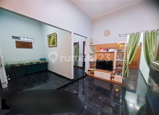 Rumah Bagus Unfurnished SHM di Kodau, Bekasi 5