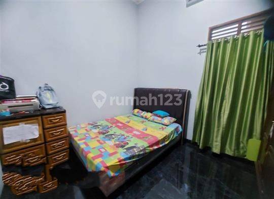 Rumah Bagus Unfurnished SHM di Kodau, Bekasi 8