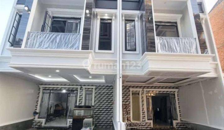 Rumah Baru Elegant Tiga Lantai Jagakarsa Jakarta Selatan  1