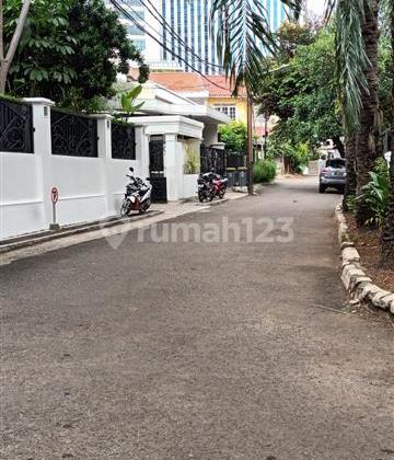 Rumah Luas Lokasi Premium Gatot Subroto Jakarta Selatan 2