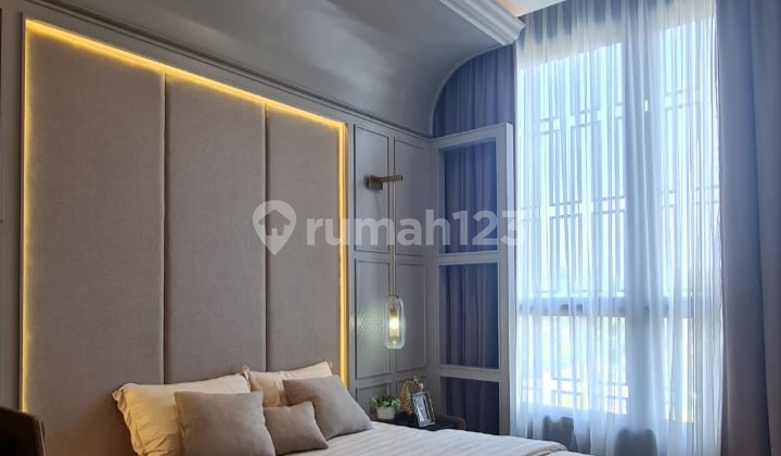 New exclusive 3-story house in Cimanggis, Depok. 2