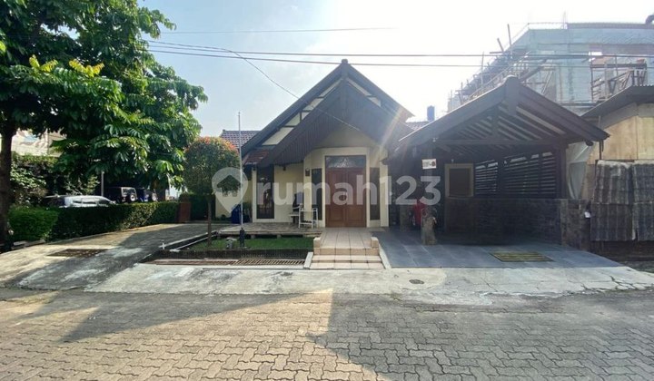 Comfortable House Flanked by 4 Toll Access Points in West Bekasi Kalimalang Comfortable House Flanked by 4 Toll Access Points in West Bekasi Kalimalang