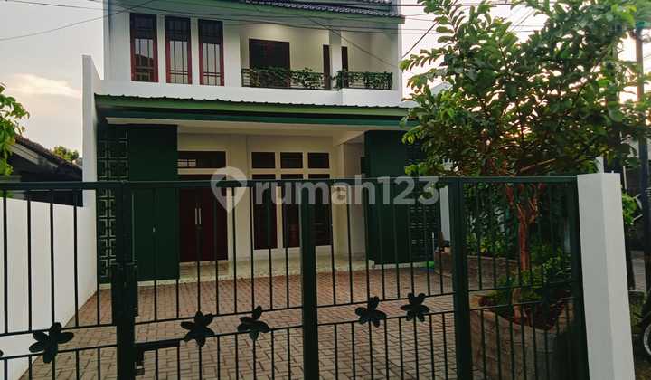 New Wide Cheap House Green Serene Atmosphere Strategic in Jagakarsa South Jakarta Near Toll Access