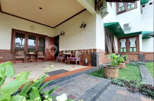 Spacious, Beautiful, Classic Javanese Style House, Strategically Located Near Lenteng Agung Station, South Jakarta. 2