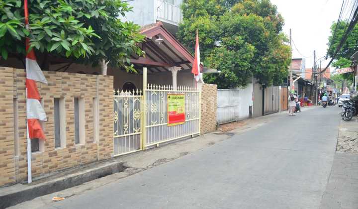 Affordable, Strategic, Spacious Road House in Kebagusan, South Jakarta, Near JORR Simatupang Toll Road