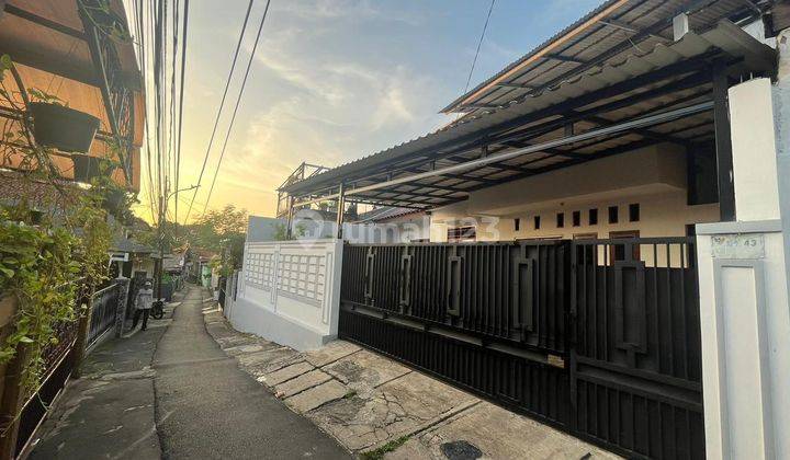 Rumah Luas Murah Strategis Dekat Stasiun Lenteng Agung Jakarta Selatan Akses Mobil Ada Carport 2