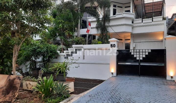 Rumah Nyaman Asri di Wilayah Elit Strategis Gedung Hijau Pondok Indah Jakarta Selatan