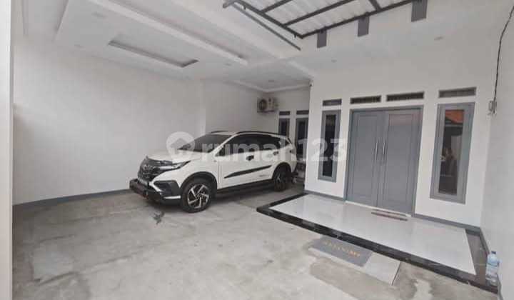 Affordable Minimalist Strategic Ready-to-Occupy New House in Kebun Jeruk, West Jakarta 2