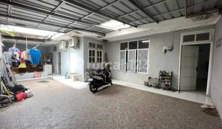 Spacious Classic Strategic Affordable House in Nagasari, West Karawang City 2