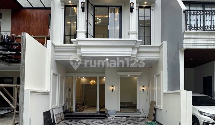 New Modern 3-Story House in a Large Strategic Cluster in Jagakarsa, South Jakarta, Near Ragunan.