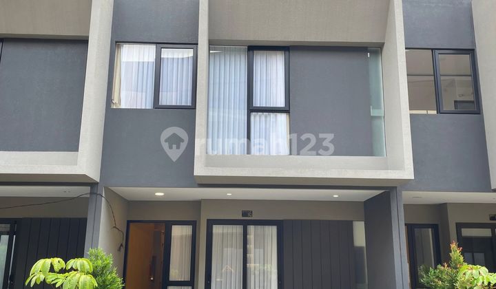 NEW 3-STORY LUXURY HOME READY TO OCCUPY IN A STRATEGIC TOWNHOUSE IN JAGAKARSA, SOUTH JAKARTA