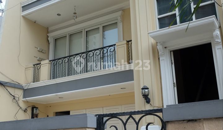 Rumah Bagus Super Strategis di Setiabudi Dekat Perkantoran Sudirman Kuningan Tamrin Jakarta Selatan