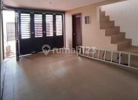 Rumah Bagus 2,5 Lantai Siap Huni Terawat Strategis Di Kemang Utara Jakarta Selatan 2