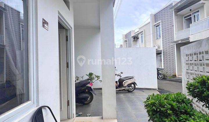 RUMAH SIAP HUNI FULL FURNISHED DALAM CLUSTER STRATEGIS DI CONDET JAKARTA TIMUR 2