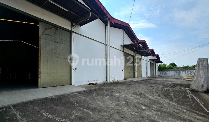 Modern Warehouse with Industrial Permit Ready to Use in Front of PIK 2 Toll Road Modern Warehouse with Industrial Permit Ready to Use in Front of PIK 2 Toll Road