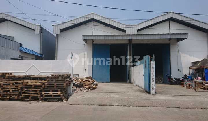 FOR SALE WAREHOUSE WITH STRATEGIC LOCATION IN SAWANGAN