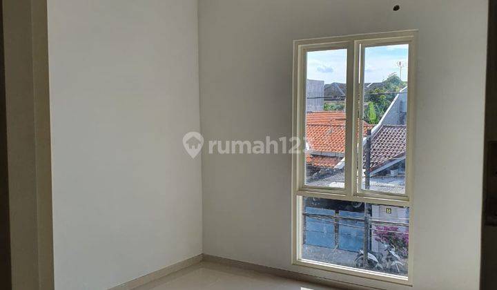 D031. Rumah Baru Minimalis Modern Lebak Indah Utara, Surabaya Utara 2