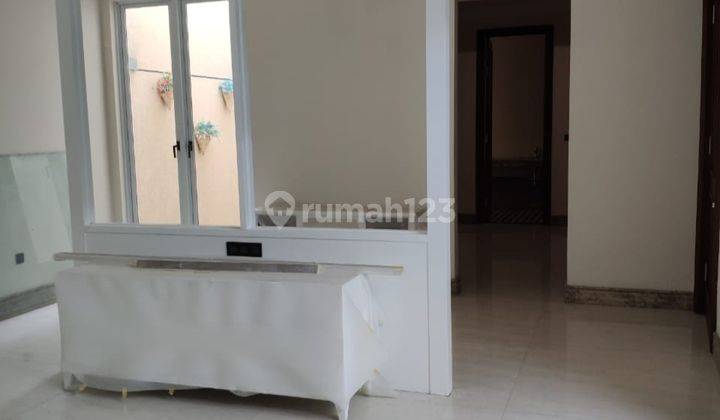 Dijual Rumah Baru Mediterania Modern Graha Family, Surabaya 2