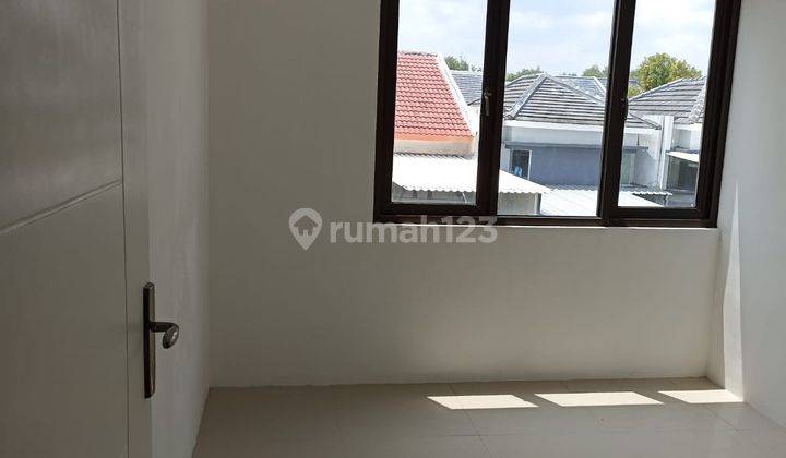 D056. Dijual Rumah Baru 2 Lantai Siap Huni New Royal Gunung Anyar Surabaya 2