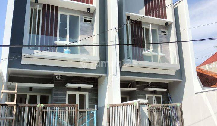 D097. Dijual Rumah Baru Scandinavian Manyar Tirtoasri 2