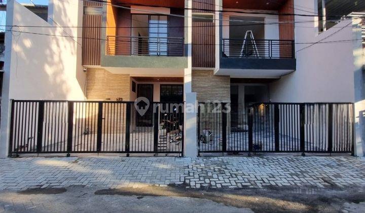 D160. Dijual Rumah Baru Scandinavian Model Rungkut Mapan 1