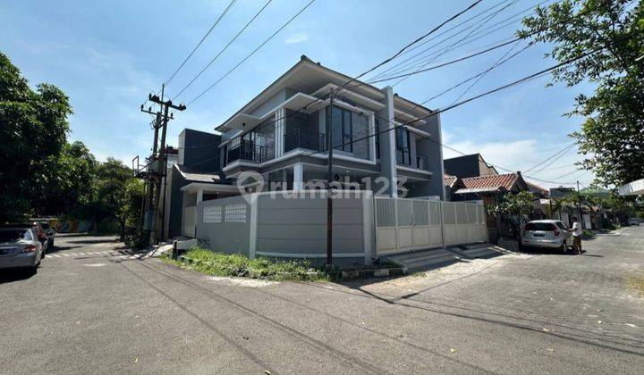 D108. Dijual Rumah Modern Minimalis Medokan Asri Utara 1