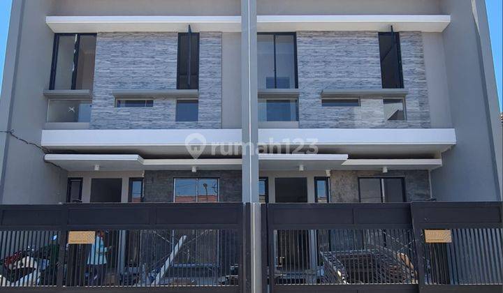 D205. Dijual Rumah Baru Modern Minimalis Klampis Semolo Timur  2