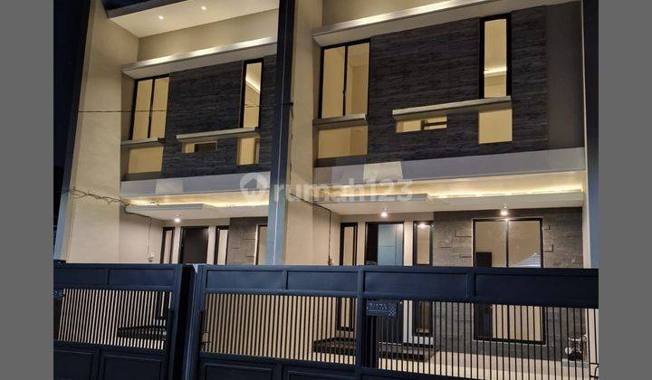 D205. Dijual Rumah Baru Modern Minimalis Klampis Semolo Timur  1